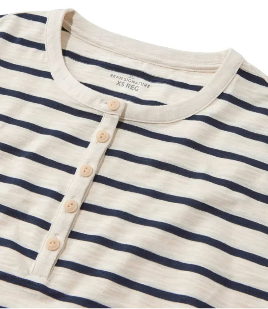 Camiseta Feminina Signature Slub, Gola Henley de Manga Curta com Estilo Diferenciado